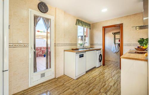 virtuve, Stunning Air Conditioned House in Cijuela