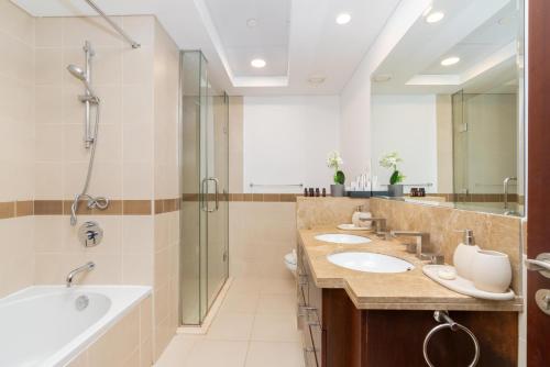 Lux BnB I 29 Blvd I Burj Khalifa & Fountain Views, Дубай (фото 7)