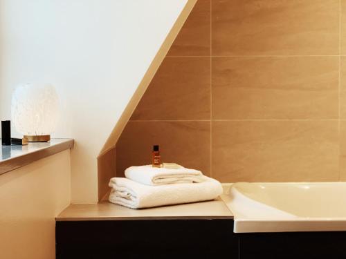 حمام, La Maison des Armateurs in Intra Muros