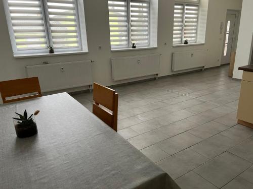 Grosse Möblierte Wohnung Zu Vermieten inkl Parkplatz , Garten (Grosse Moblierte Wohnung Zu Vermieten inkl Parkplatz , Garten) in Kolkwitz