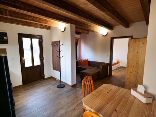 Apartmány 13 Chata (Apartmany 13 Chata) in เซซ