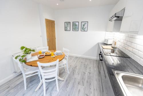 Hebden Bridge Haven - Stylish, Cosy, Canal Side, Pet Friendly in Hebden Bridge
