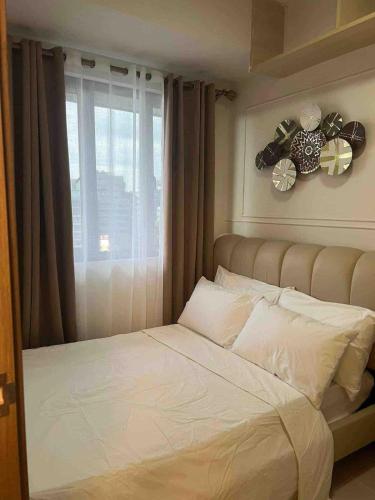 Stylist hideaway in d heart of MOA, Manila