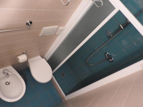 Double or Twin Room with Private Bathroom image 7