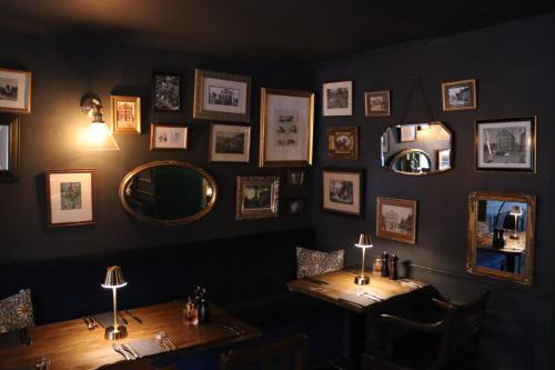 The George Hotel - image 12