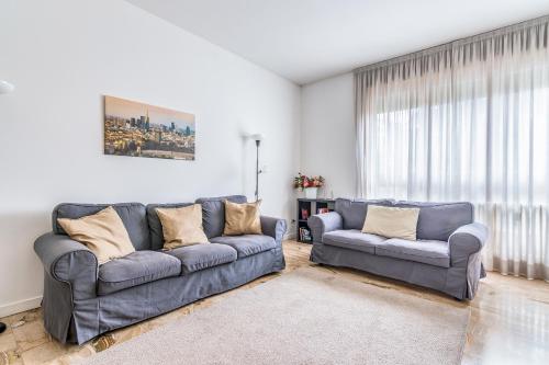 Milano - Brand New 4 PAX Life & The City Giulio Cesare 5, Mediolan