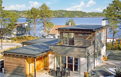 3 Bedroom Awesome Home In Mosterhamn