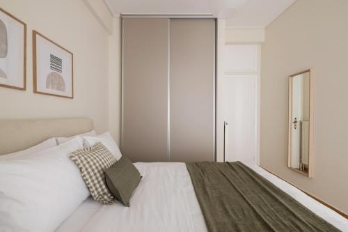Athens Heart Stay 1BR Apartment in Koukaki by UPSTREET, Atene (foto 5)