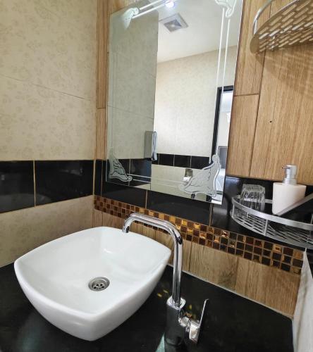 Standard Double Room image 2