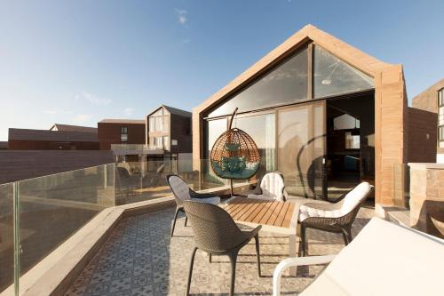 Stylish Seaview 2BR Soma bay Villa with Free Pool & Beach