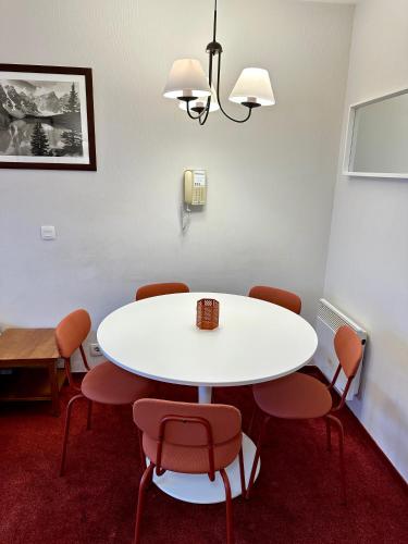 Évasion Alpine Vue Panoramique, WiFI et Garage Évasion Alpine Vue Panoramique, WiFI et Garage