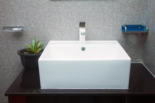 Three-Bedroom Apartment image 7