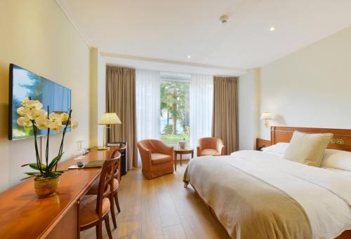 2 twin beds
