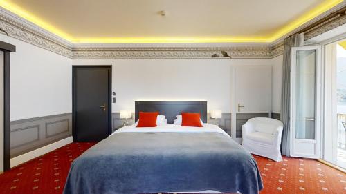 2 twin beds