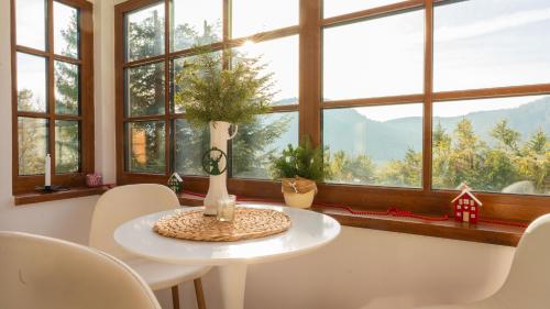 Surrounding environment, CHATA U VINCENTA s finskou saunou a altankom in Teplicka