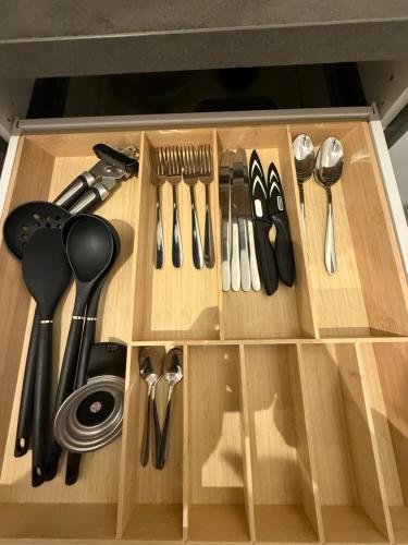 Kjøkken, Boardinghaus Grünefeld W4 I by WOOON I Küche I Smart TV I P I Rainshower (Boardinghaus Grunefeld W4 I by WOOON I Kuche I Smart TV I P I Rainshower) in Mettingen