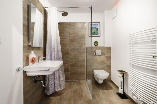 Bad, Boardinghaus Grünefeld W1 - Schöne Serviced Apartments - Küche - Smart TV - P - Rainshower (Boardinghaus Grunefeld W1 - Schone Serviced Apartments - Kuche - Smart TV - P - Rainshower) in Mettingen