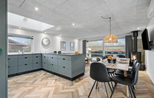 Kitchen, Stunning Home In Tarm With Wifi in Hemmet