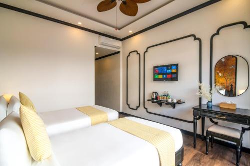 Deluxe Twin Room image 2