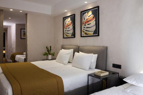 Astor Hotel - image 11