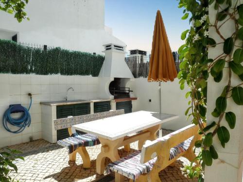 Charming house in Vila Nova de Cacela with garden