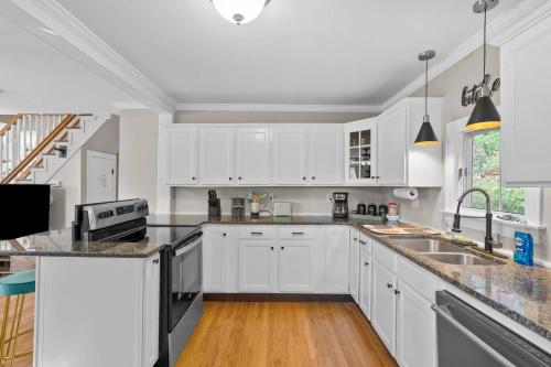 Spacious-5 Beds! 3 Mi To Mohegan in อันคาสวิลล์ (CT)