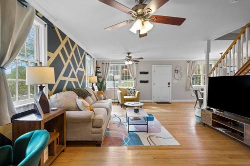 Spacious-5 Beds! 3 Mi To Mohegan in อันคาสวิลล์ (CT)