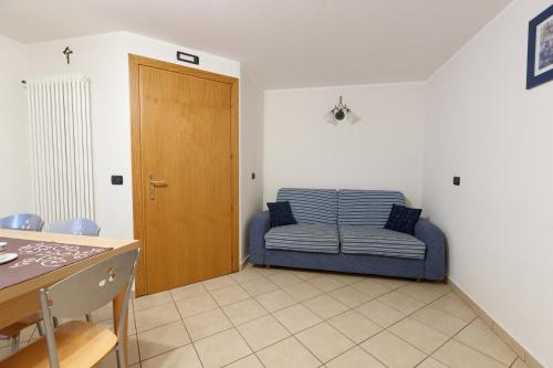 One-Bedroom Apartment image 10
