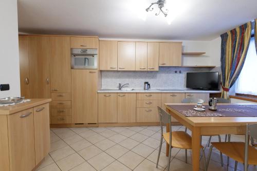 One-Bedroom Apartment image 8