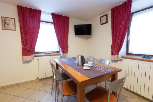 Two-Bedroom Apartment image 3