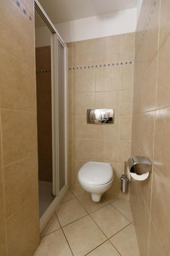 One-Bedroom Apartment image 1