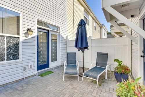 1 Mi to Old Town Cheerful Bluffton Townhome! in 南卡羅來納州布拉夫頓(SC)