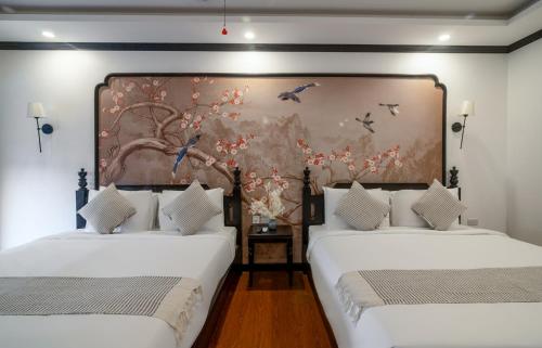 Family Room with Balcony image 2