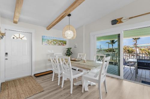 265 Beautiful Canal Front Home Heated Pool home - image 3