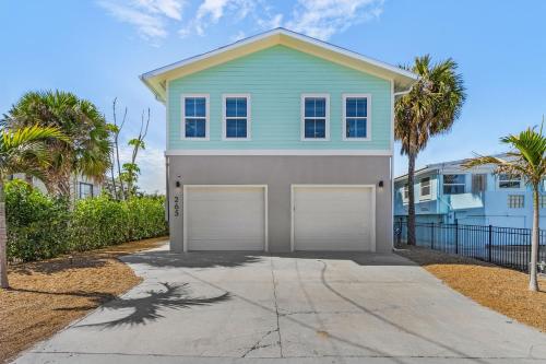 Three-Bedroom House image 2