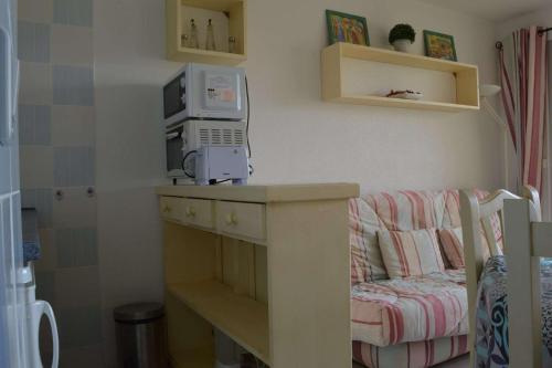 One-Bedroom Apartment image 10