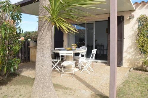 Two-Bedroom House image 5