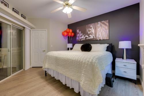 6 Mi to Vegas Strip City-View Gem with Pool Access, Las Vegas (foto 10)