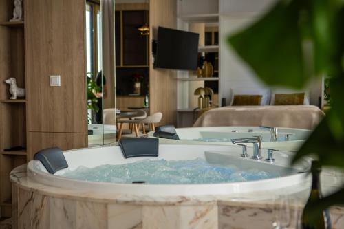 Apartment with Jacuzzi