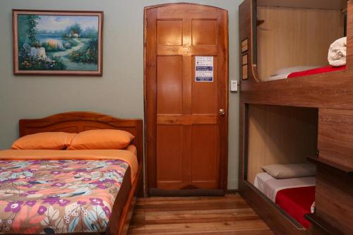 Economy Quadruple Room with Shared Bathroom image 1