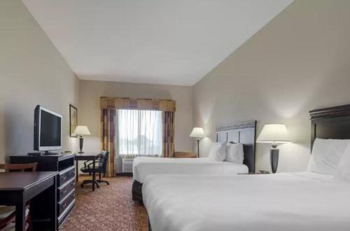 Lake Texoma Inn and Suites
