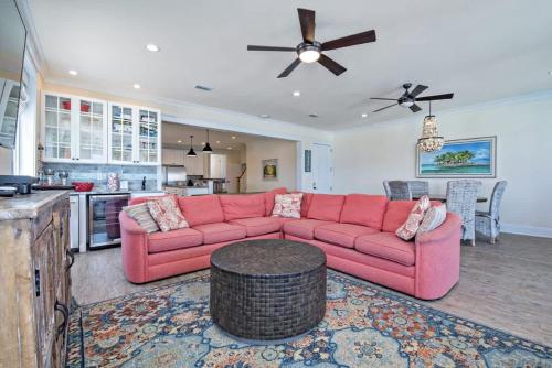 BeachFront 5Bed EasyBreezy West in ฟอร์ต มอร์แกน