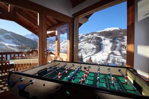 Charming Chalet w/ Mountain & Slope Views, Jacuzzi, Vars (fotografie 6)