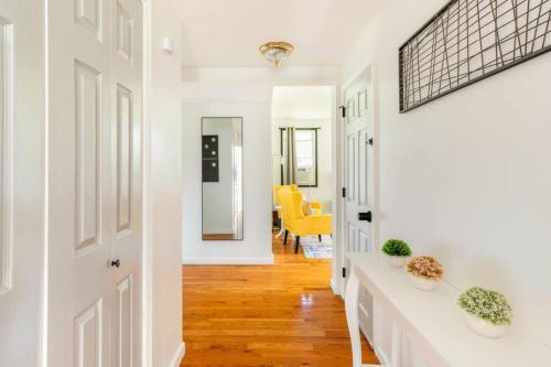 Charming Duplex4min To Mohegan18min To Foxwoods Charming Duplex4min To Mohegan18min To Foxwoods