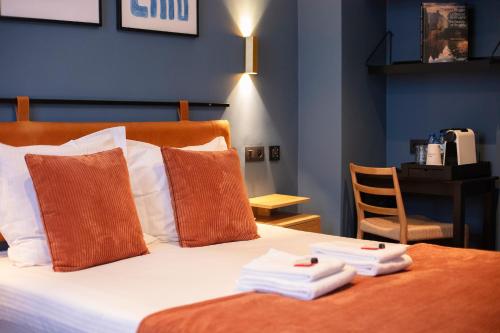 Double Room with Private Bathroom image 10
