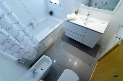 Apartamento Alba a 70 metros de la playa - image 2
