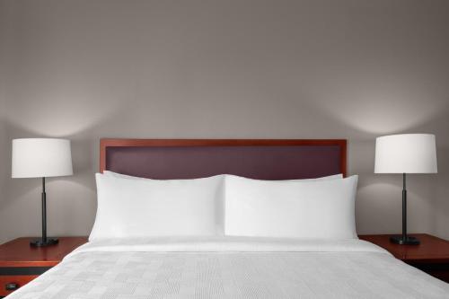 1 queen bed