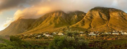 Thundering waves, Bettyʼs Bay (photo 5)