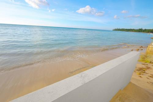 Del Mare at Buye Beach in โบเกรอน