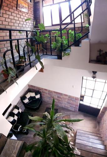 設施, Menacho's House in 卡拉茨